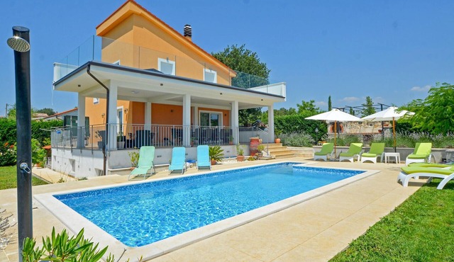 Nice home in Kanfanar
