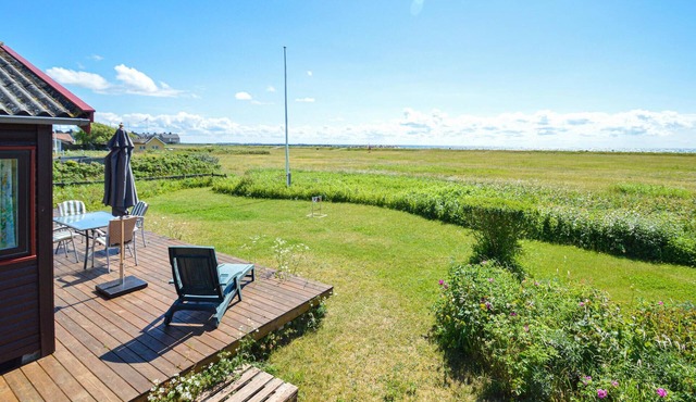 Nice home in Karrebæksminde