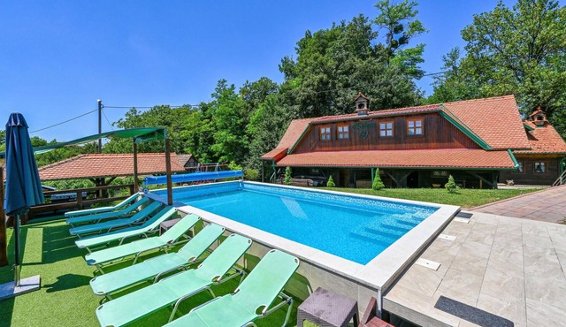 Nice home in Klanjec with sauna
