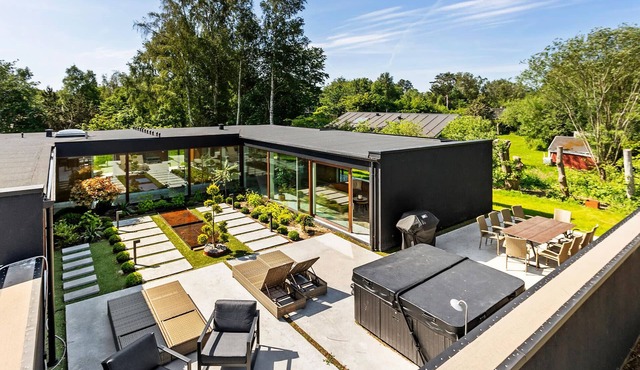 Nice home in Knebel with WiFi