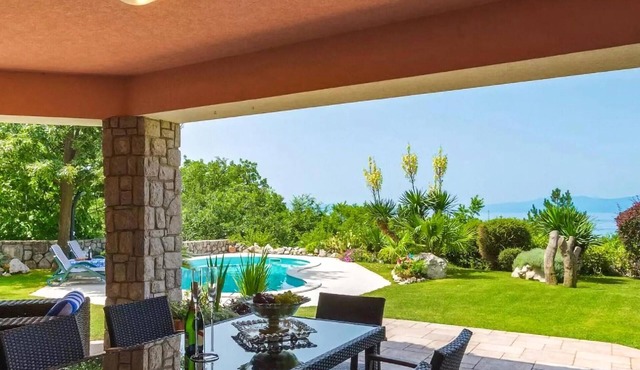 Nice home in Kostrena