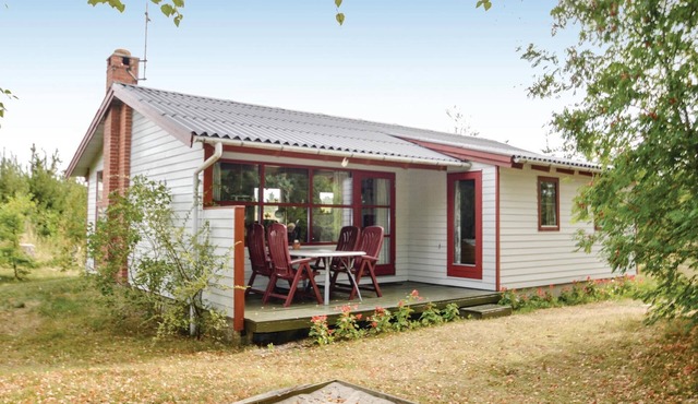 Nice home in Løgstør with kitchen