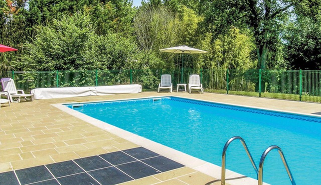 Nice home in La Barde