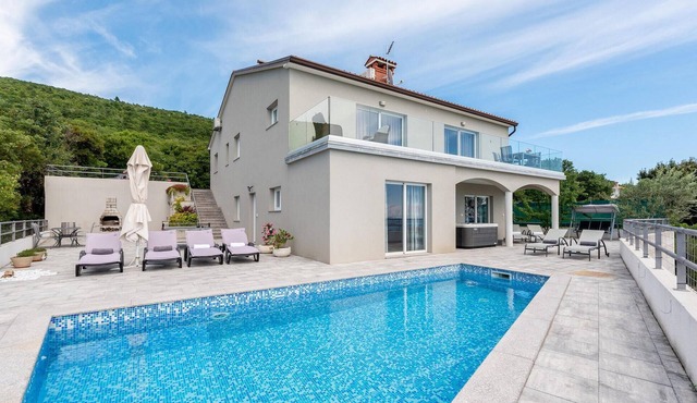 Nice home in Labin - Rabac with sauna