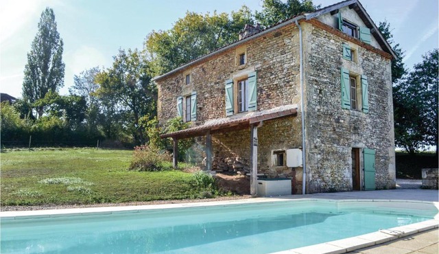 Nice Home In Le Pouget With 3 Bedrooms, Private Swimming Pool And Outdoor Swimming Pool