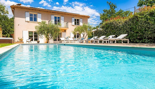 Nice home in Le Tignet with WiFi