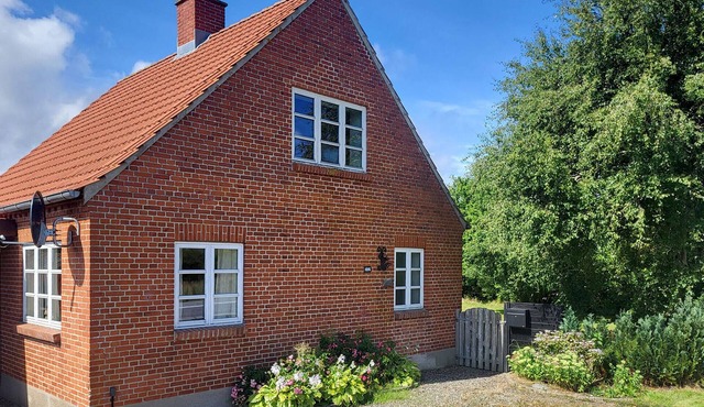Nice home in Lemvig with WiFi