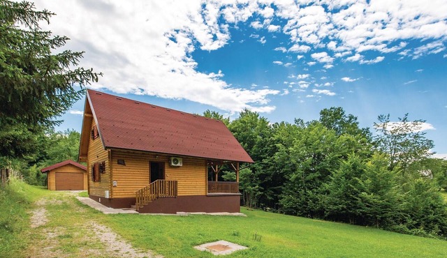 Nice home in Licki Osik with ethernet internet