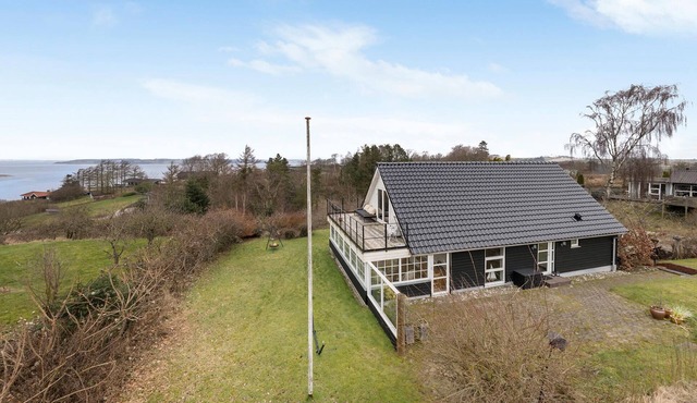 Nice home in Løgstrup with WiFi