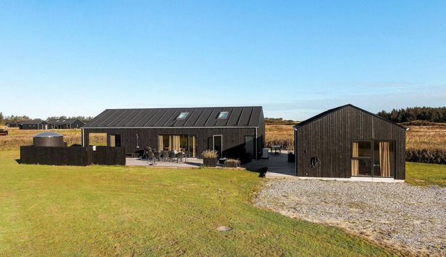 Nice home in Løkken with sauna