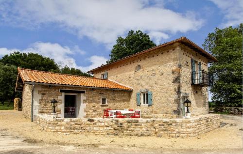 Nice Home In Lonnes With Heated Swimming Pool