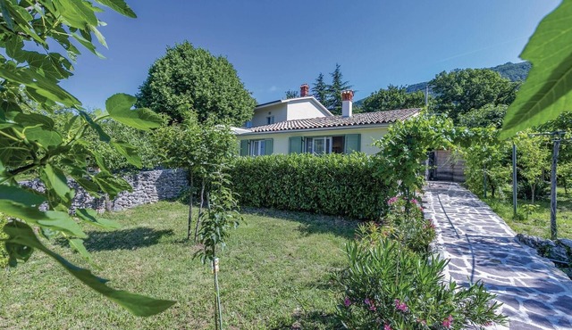 Nice home in Lupoglav with WiFi