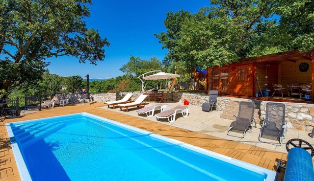 Nice home in Moscenicka Draga