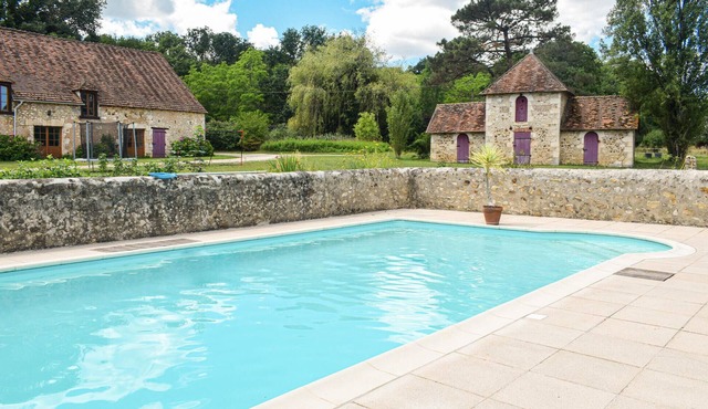 Nice home in Mauvières with private swimming pool, can be inside or outside
