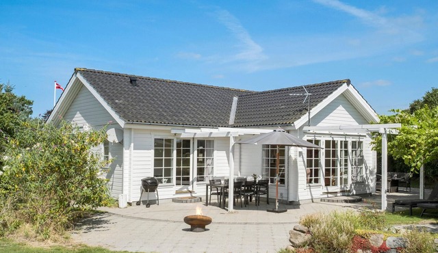 Nice home in Millinge with WiFi