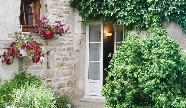 Nice home in Molinot with WiFi