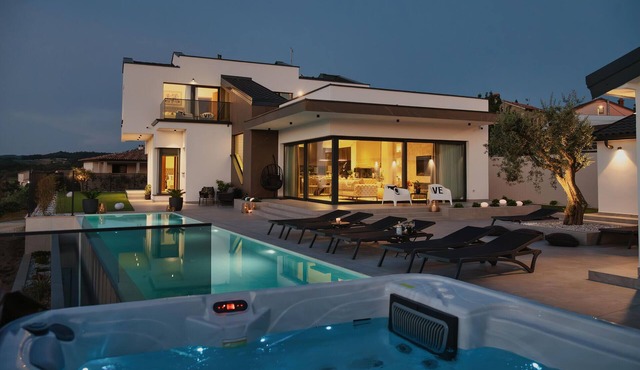 Nice home in Momjan with sauna