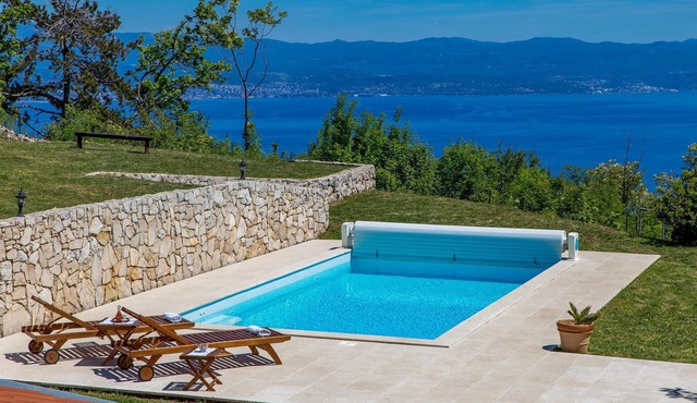 Nice home in Moscenice