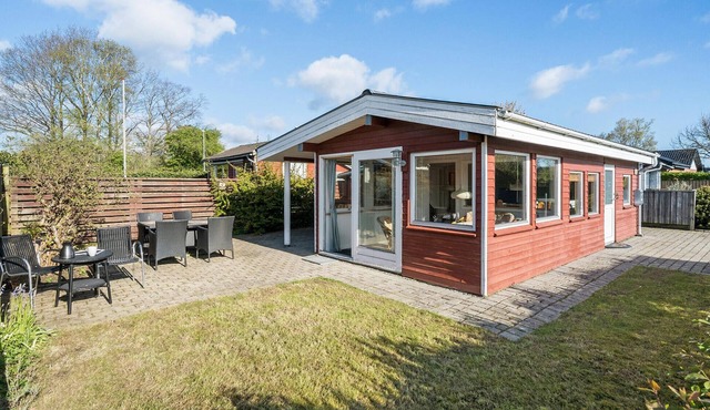 Nice home in Munkebo with WiFi