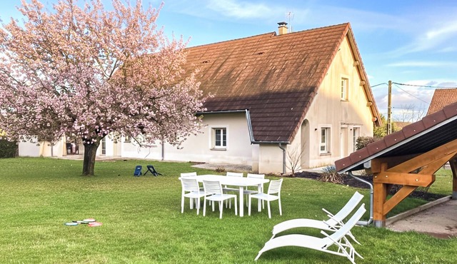 Nice home in Mutigney with WiFi