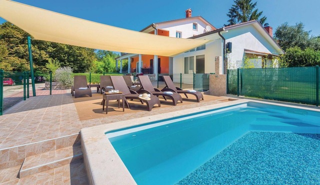 Nice home in Nedescina