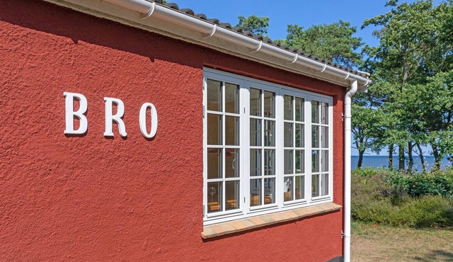 Nice home in Nexø with WiFi