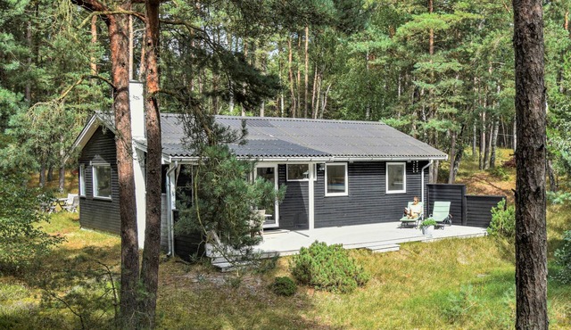 Nice home in Nexø with WiFi
