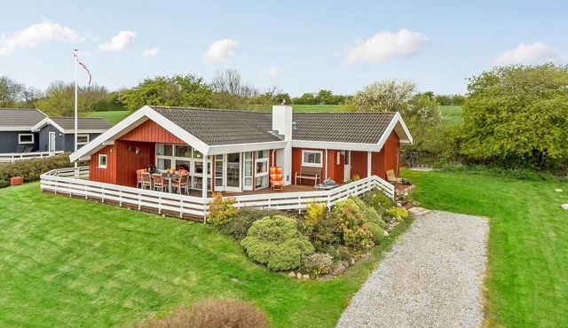 Nice home in Nordborg with sauna