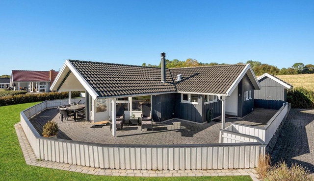 Nice home in Nordborg with sauna