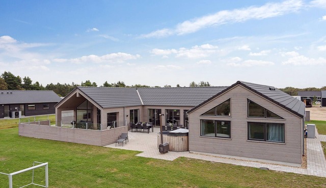 Nice home in Nørre Nebel with sauna