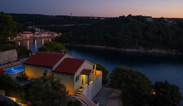 Nice home in Novigrad