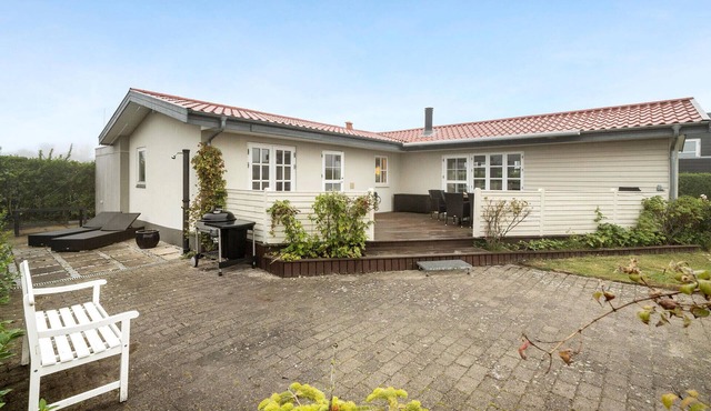 Nice home in Nyborg with kitchen