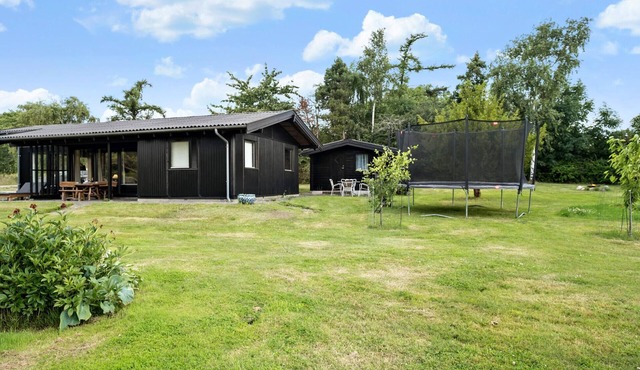 Nice home in Nykøbing Sj with kitchen