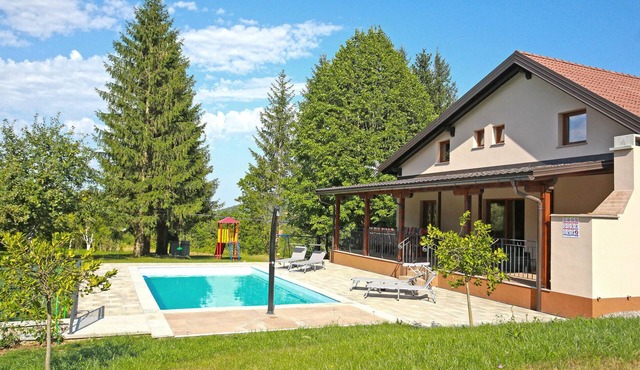 Nice home in Ogulin with sauna