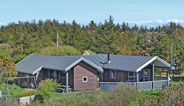 Nice home in Oksbøl with sauna