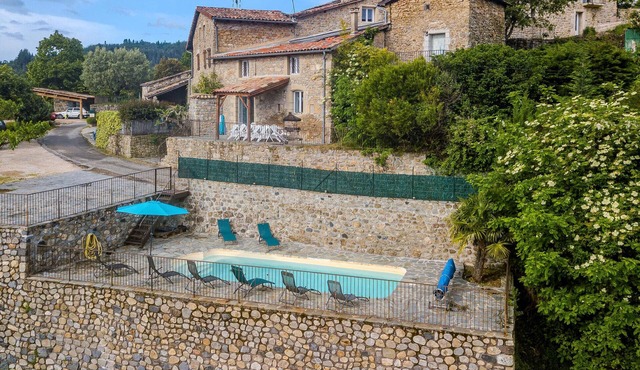 Nice home in Pont de Labeaume