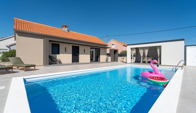 Nice home in Paljuv with Wi-Fi
