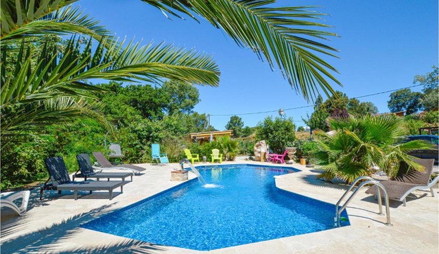 Nice Home In Petreto Bicchisano