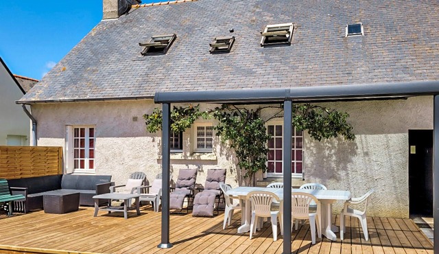 Nice home in Ploumilliau with WiFi