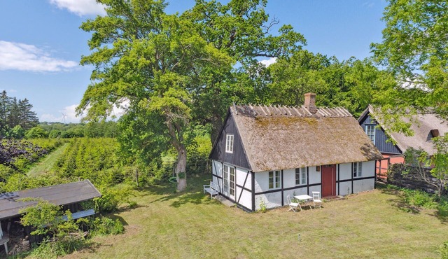 Nice home in Præstø with WiFi