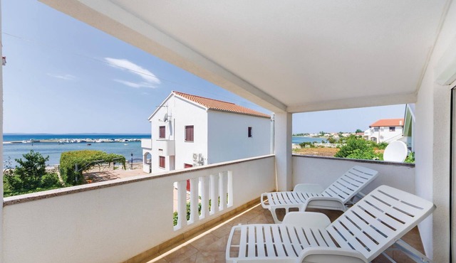 Nice home in Privlaka with house sea view