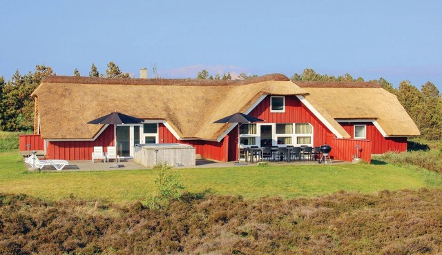 Nice home in Rømø with sauna
