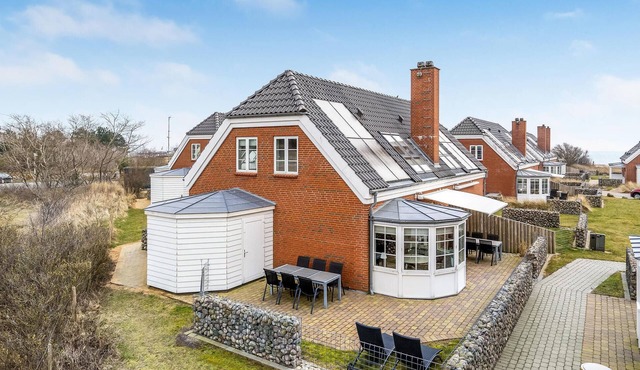 Nice home in Rømø with sauna