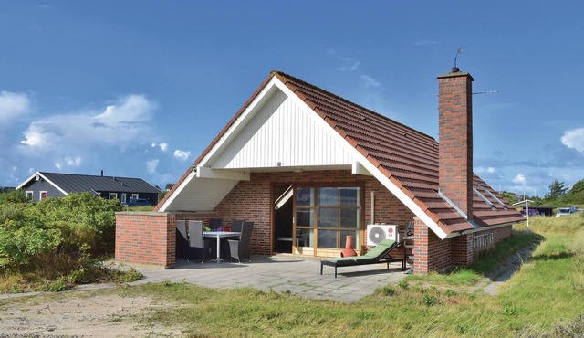 Nice home in Ringkøbing