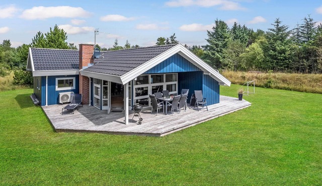 Nice home in Ringkøbing with kitchen