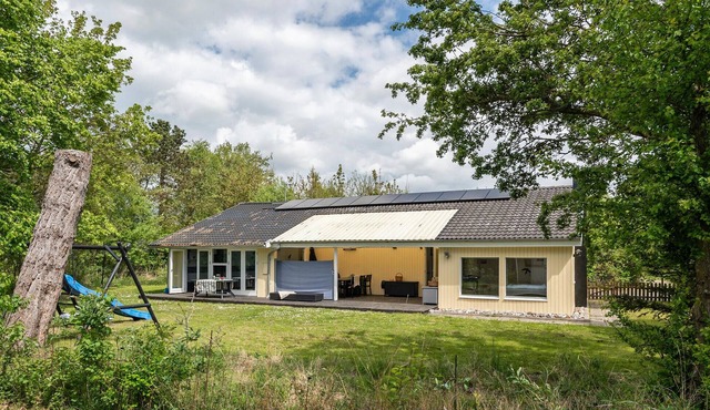 Nice home in Rødby with sauna
