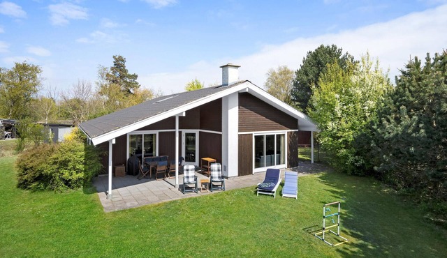 Nice home in Rødby with sauna