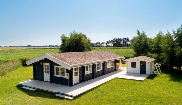 Nice home in Rødby with WiFi