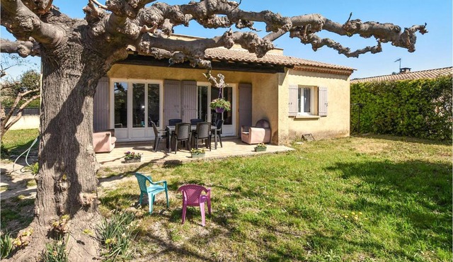 Nice Home In Rognonas With Wifi