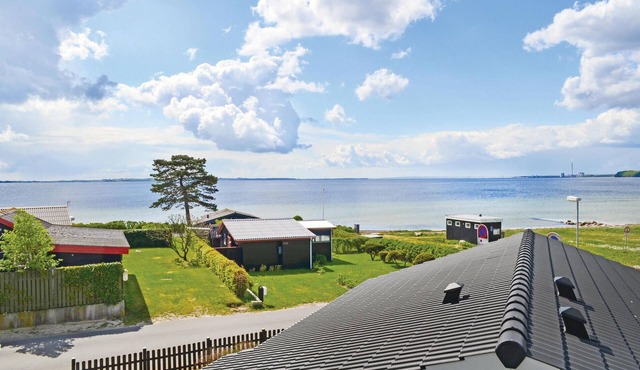 Nice home in Rønde with WiFi